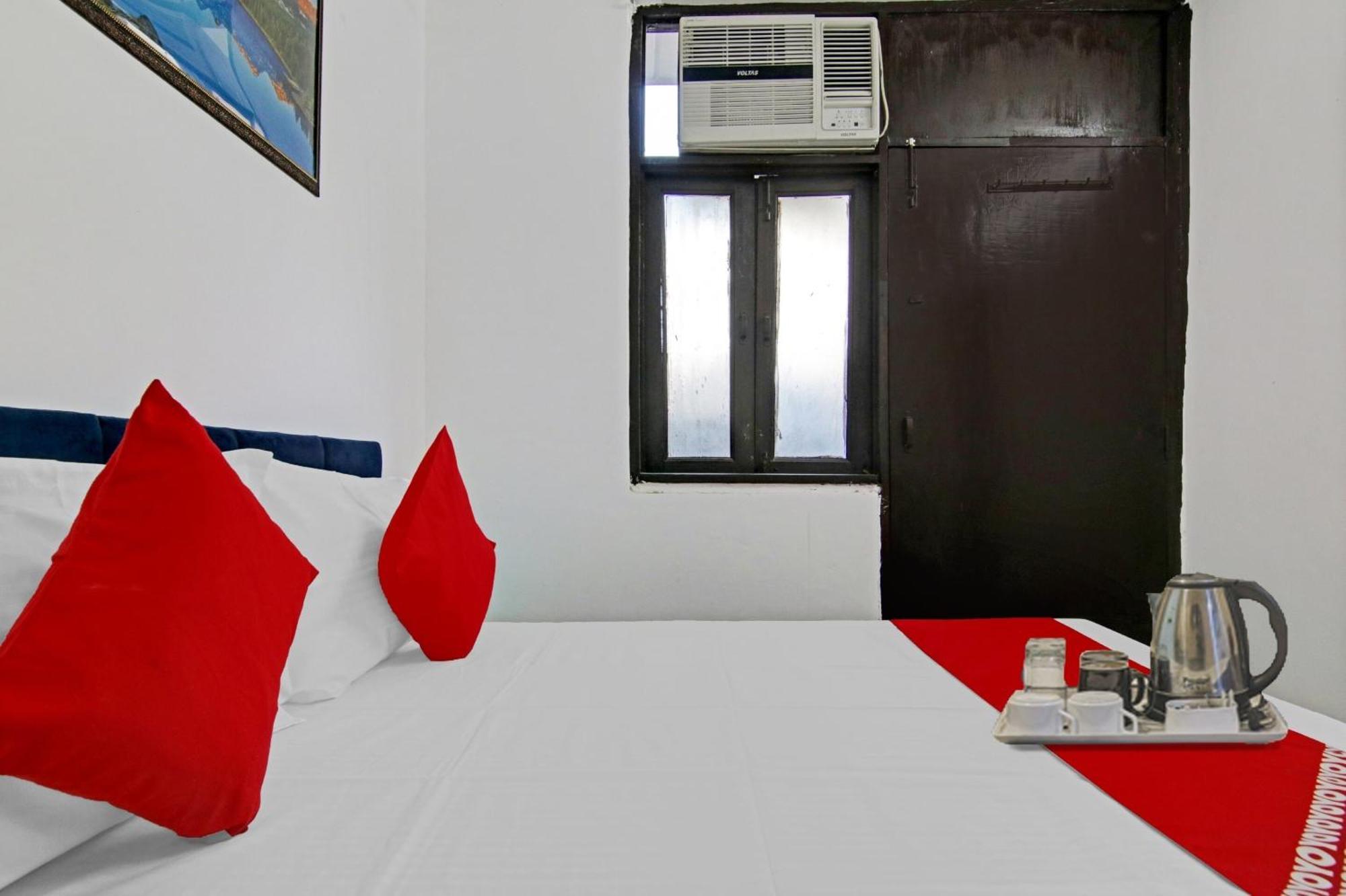 Hotel O Chaudhary Villa Нью-Дели Экстерьер фото